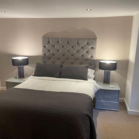 Spacious Central 2Bed Apartment Wilmslow Buitenkant foto