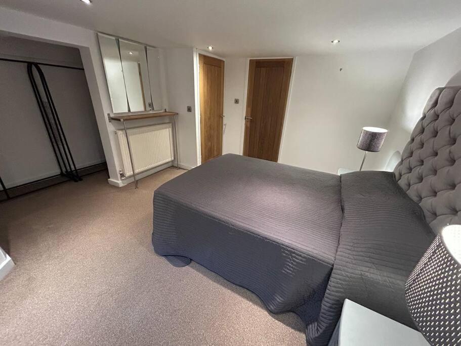 Spacious Central 2Bed Apartment Wilmslow Buitenkant foto