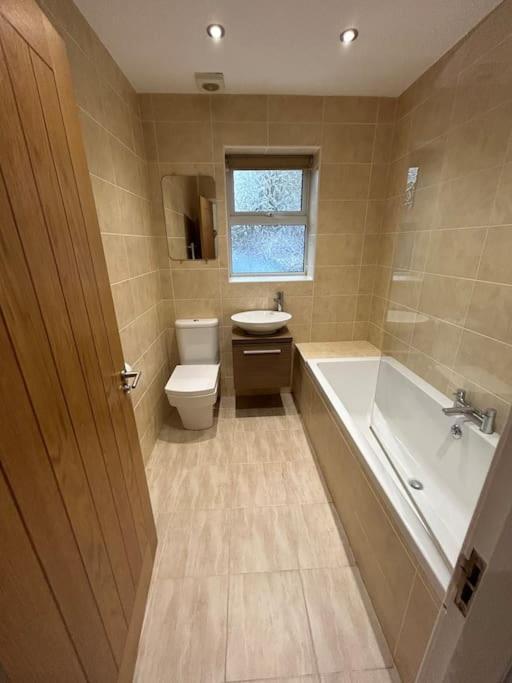 Spacious Central 2Bed Apartment Wilmslow Buitenkant foto