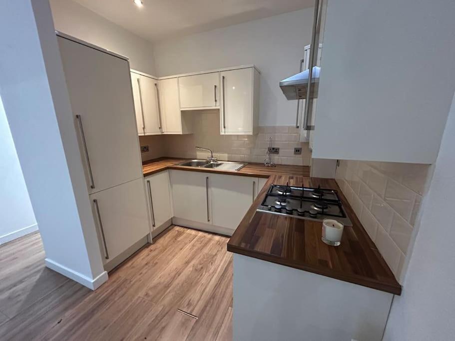Spacious Central 2Bed Apartment Wilmslow Buitenkant foto