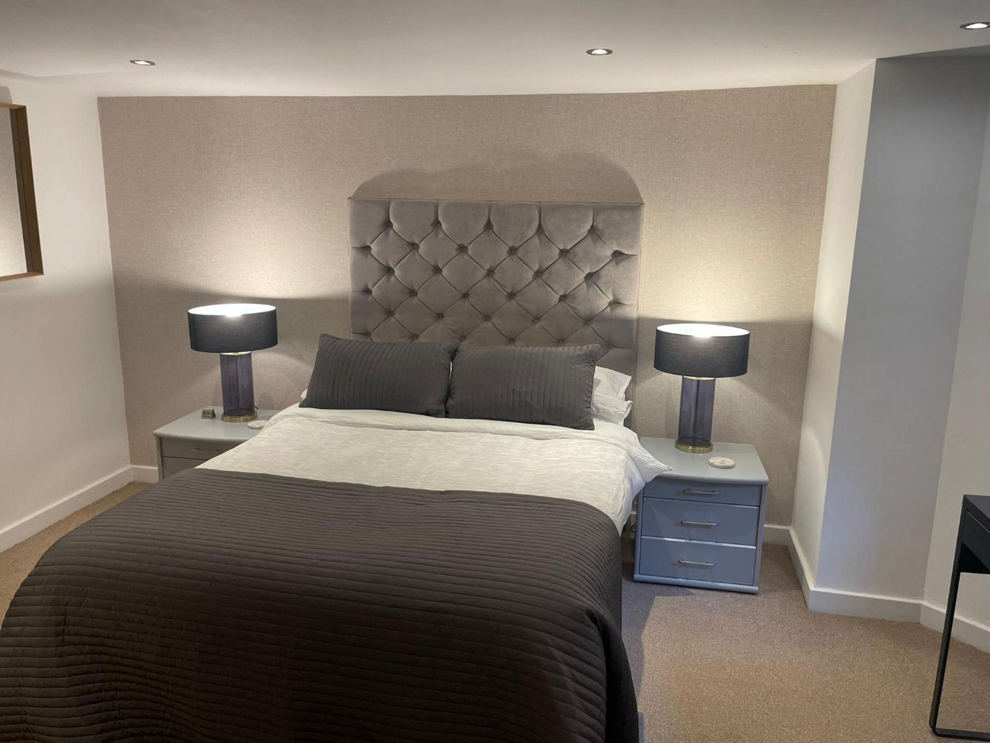 Spacious Central 2Bed Apartment Wilmslow Buitenkant foto