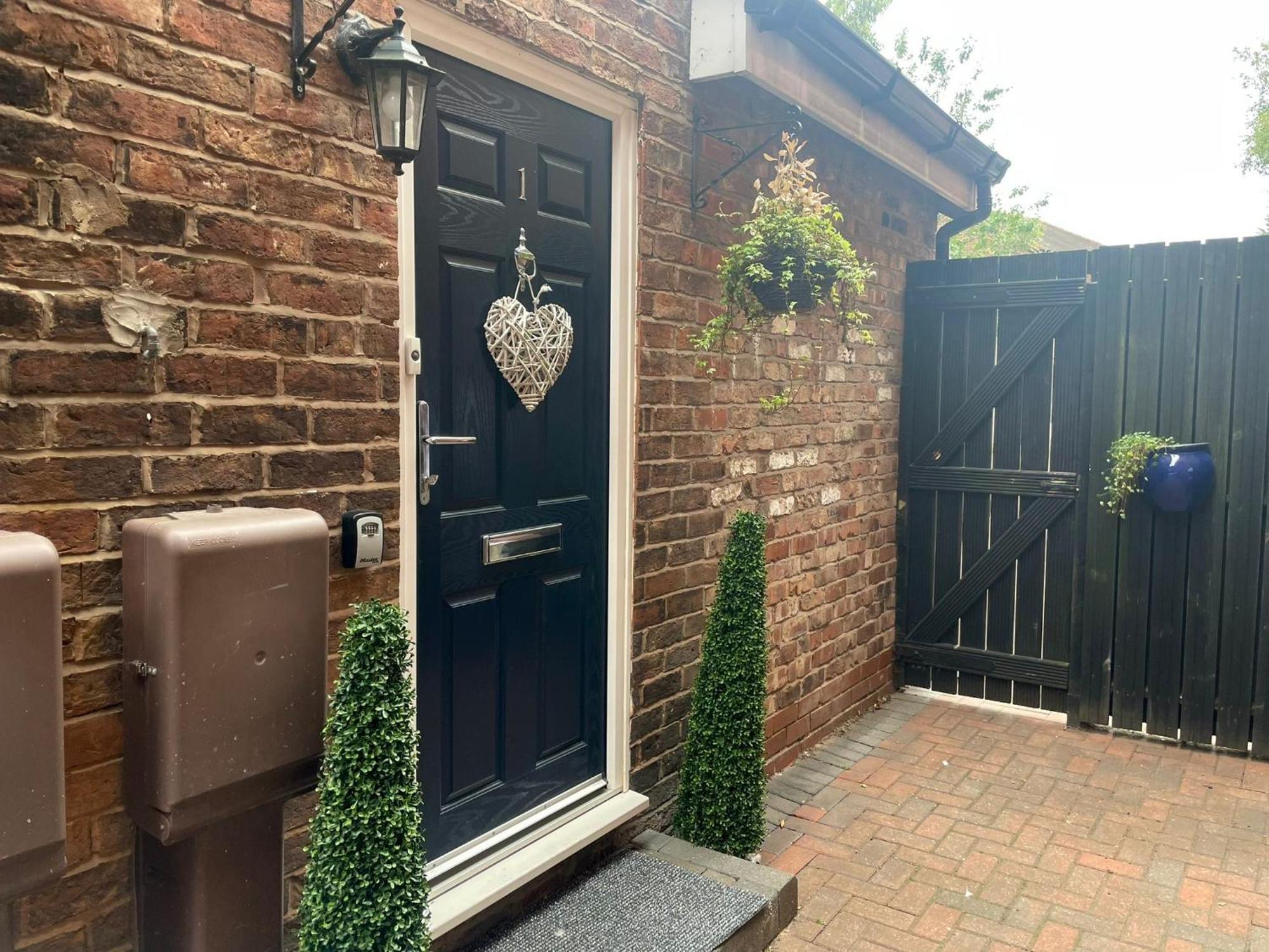 Spacious Central 2Bed Apartment Wilmslow Buitenkant foto