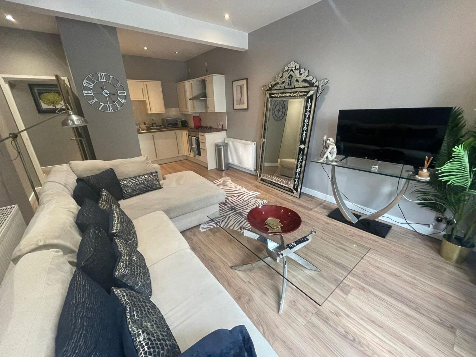 Spacious Central 2Bed Apartment Wilmslow Buitenkant foto